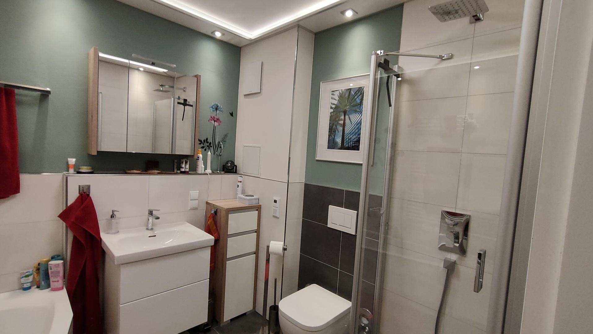 Vollbad (Dusche, Badewanne)