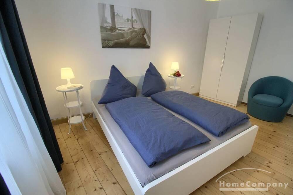 Großes Schlafzimmer