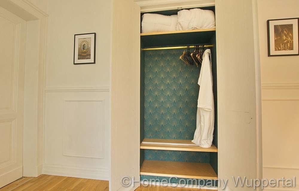 Kleiderschrank