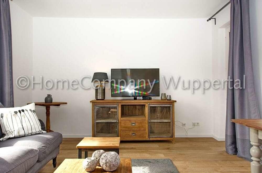 Sideboard mit TV