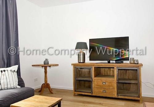 Sideboard mit TV