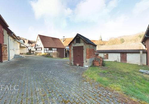 Hof mit Backhaus