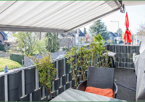 Süd-Balkon mit elektr. Markise