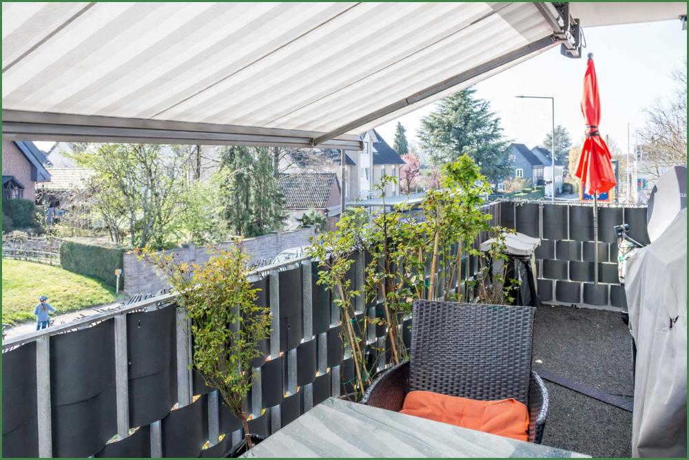 Süd-Balkon mit elektr. Markise