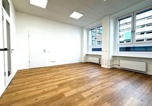 Büro 2 unmöbliert