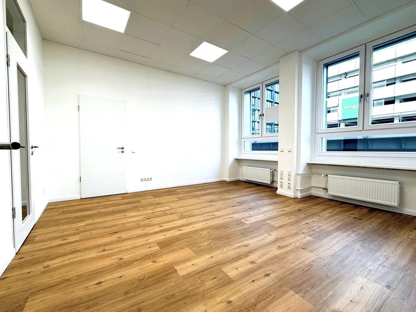 Büro 2 unmöbliert