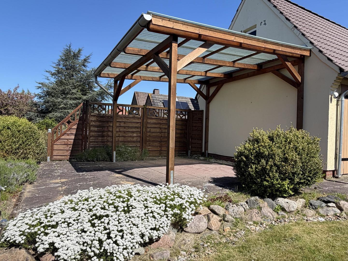 überdachte Terrasse