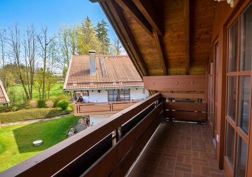 Überdachter Balkon im Dachgeschoss