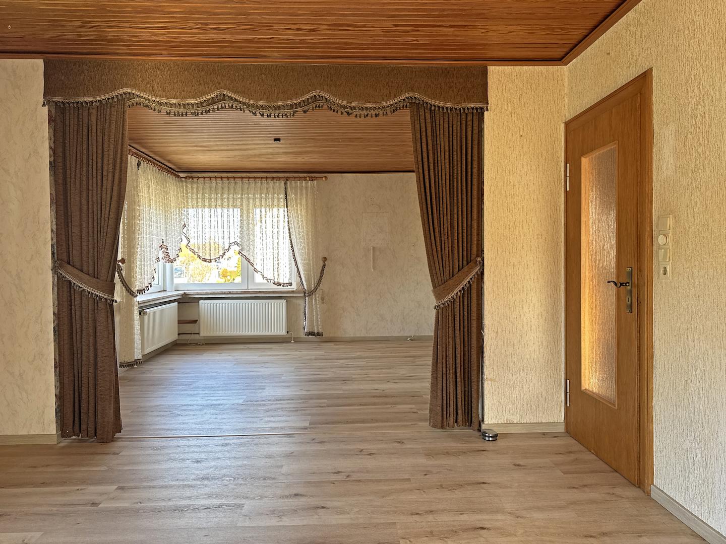 Ein großes, helles Wohnzimmer