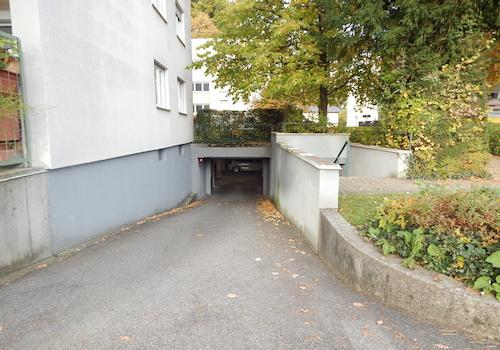 Tiefgaragenabfahrt