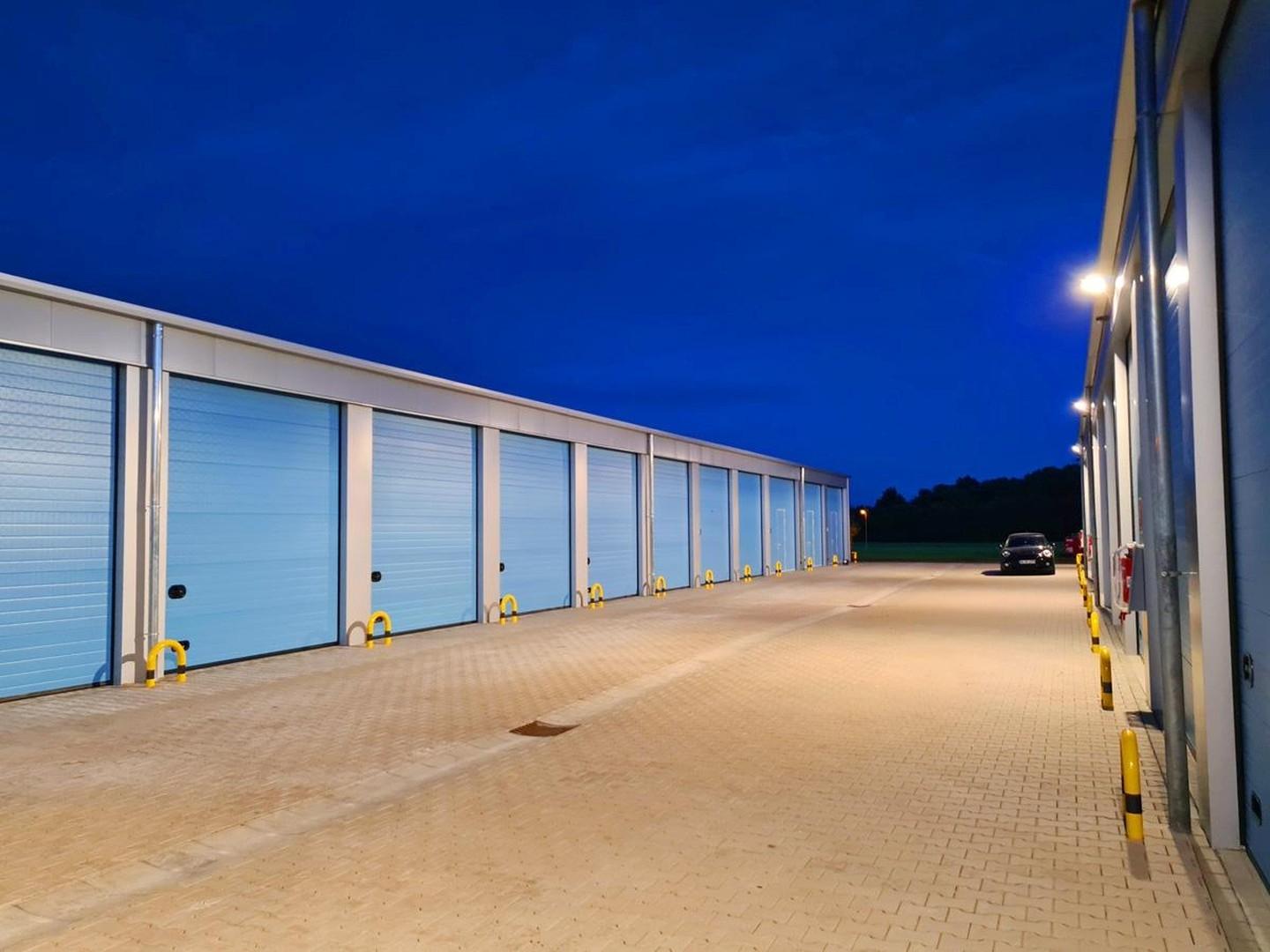 Gewerbepark Reinfeld bei Nacht