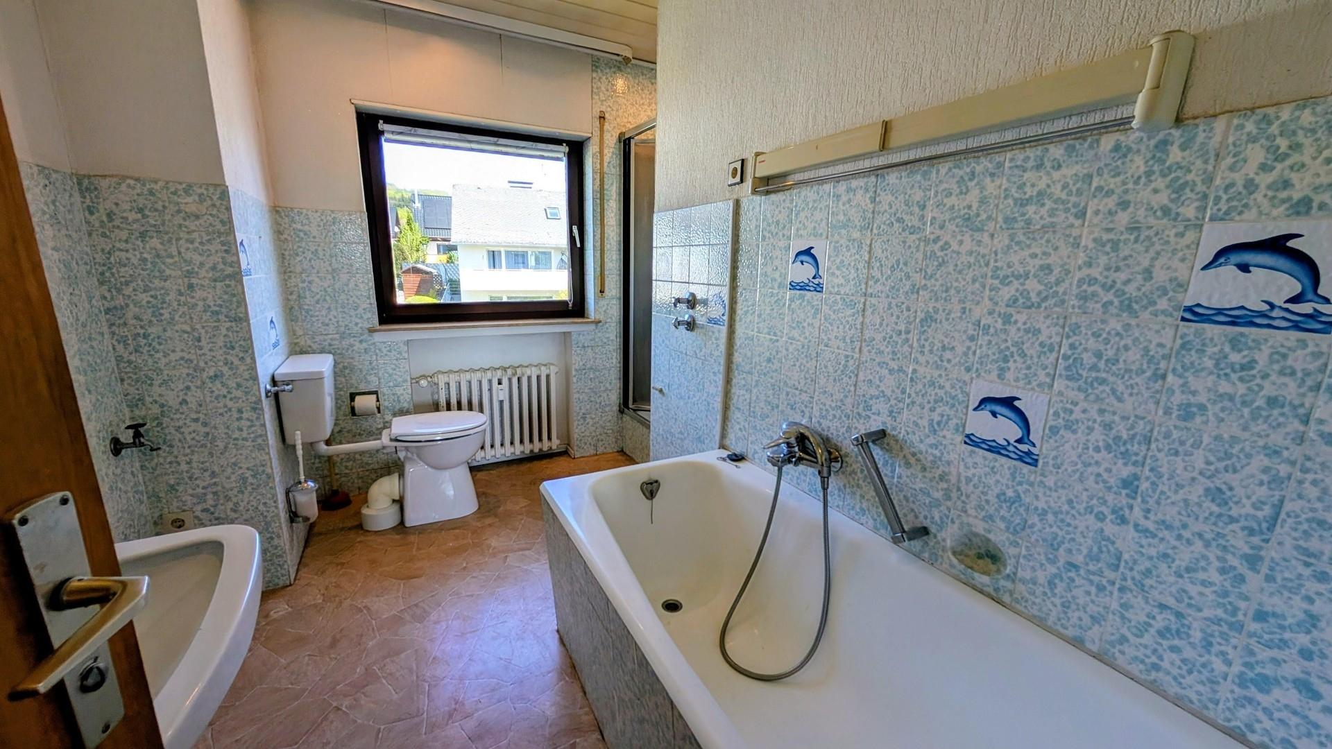 Bad & WC OG mit Dusche+Wanne