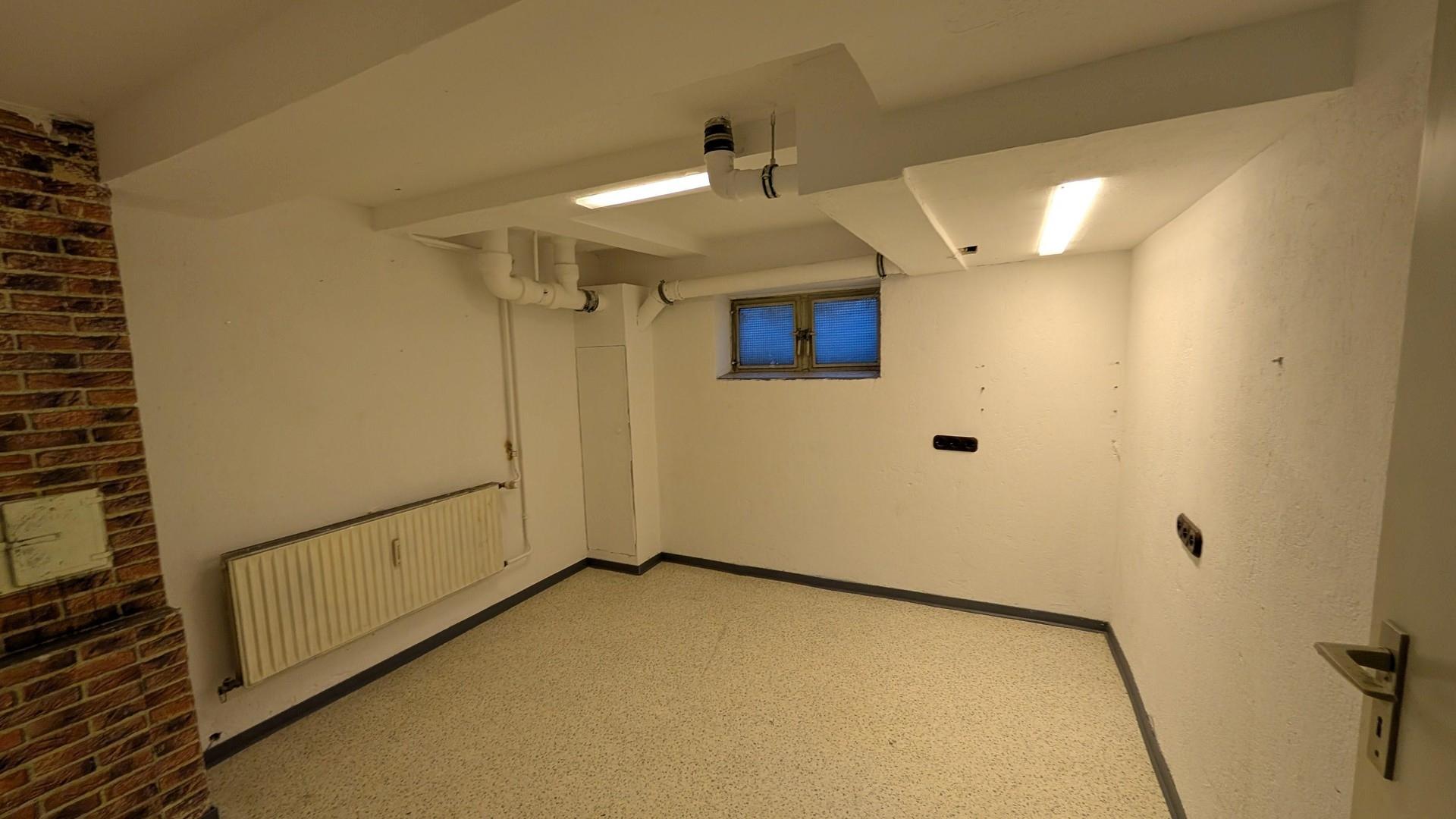 Büro KG