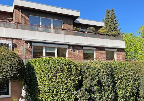 Rückansicht mit Balkon im 1.OG