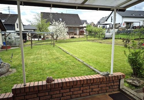 Blick Freisitz EG in den Garten
