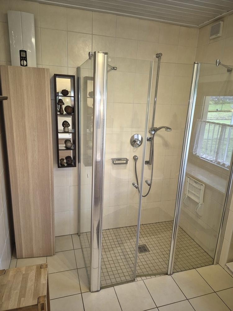 Bad mit barrierefreier Dusche EG