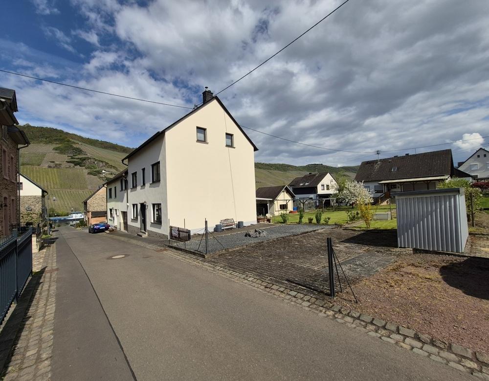 Bauplatz rechts und Blick Richtung Mosel