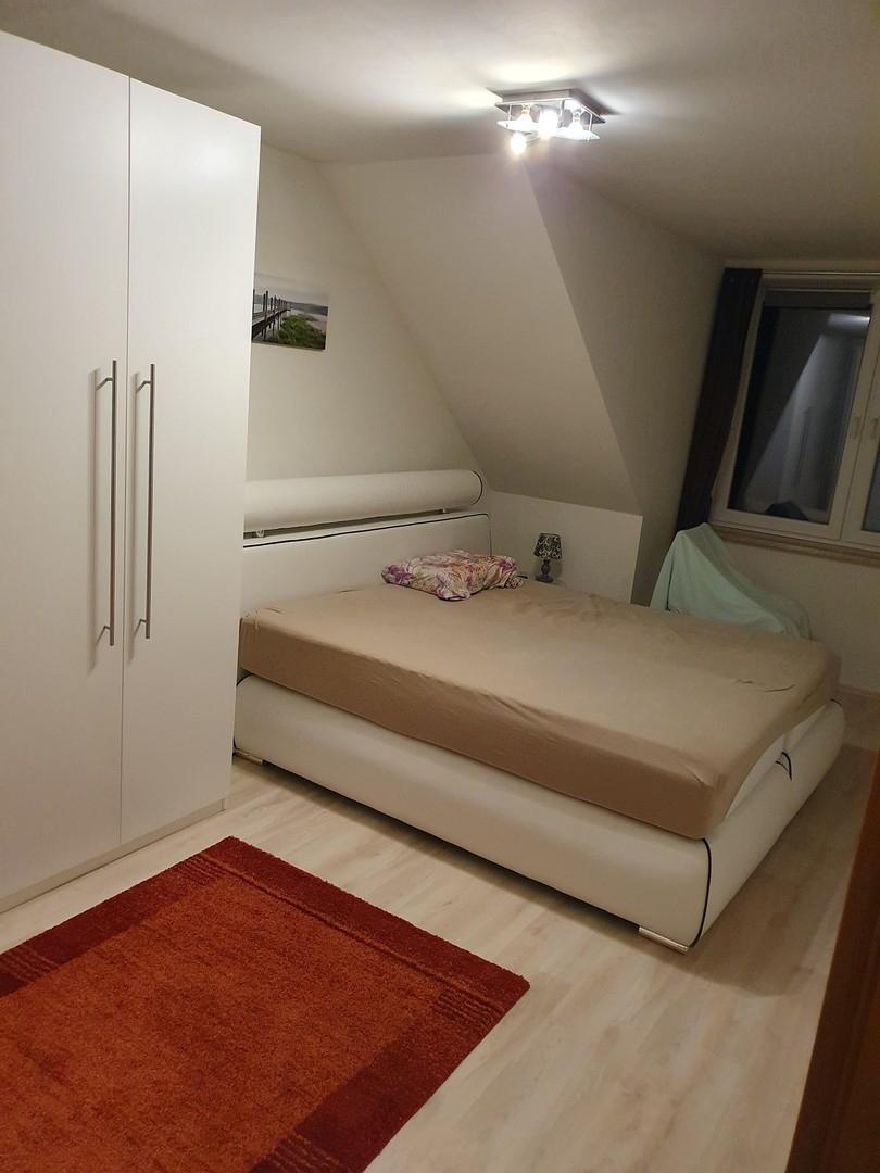 Schlafzimmer 1