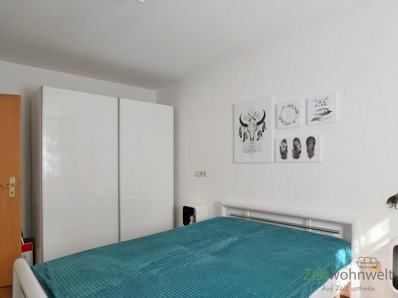Kleiderschrank im Schlafzimmer