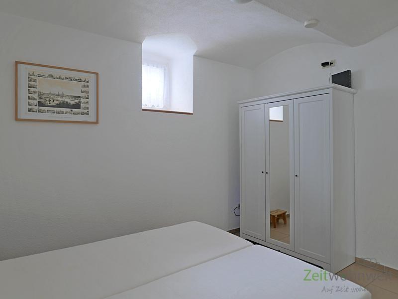 Kleiderschrank