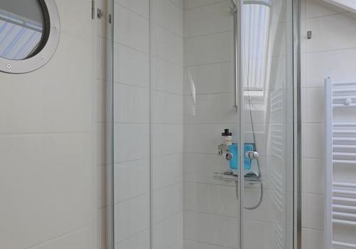 Dusche im Bad