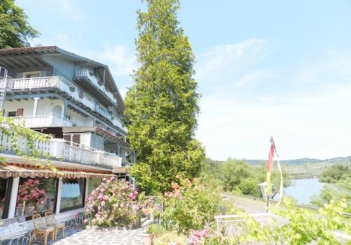 Terrassen und Eingang