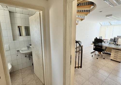 Büroeinheit EG mit WC