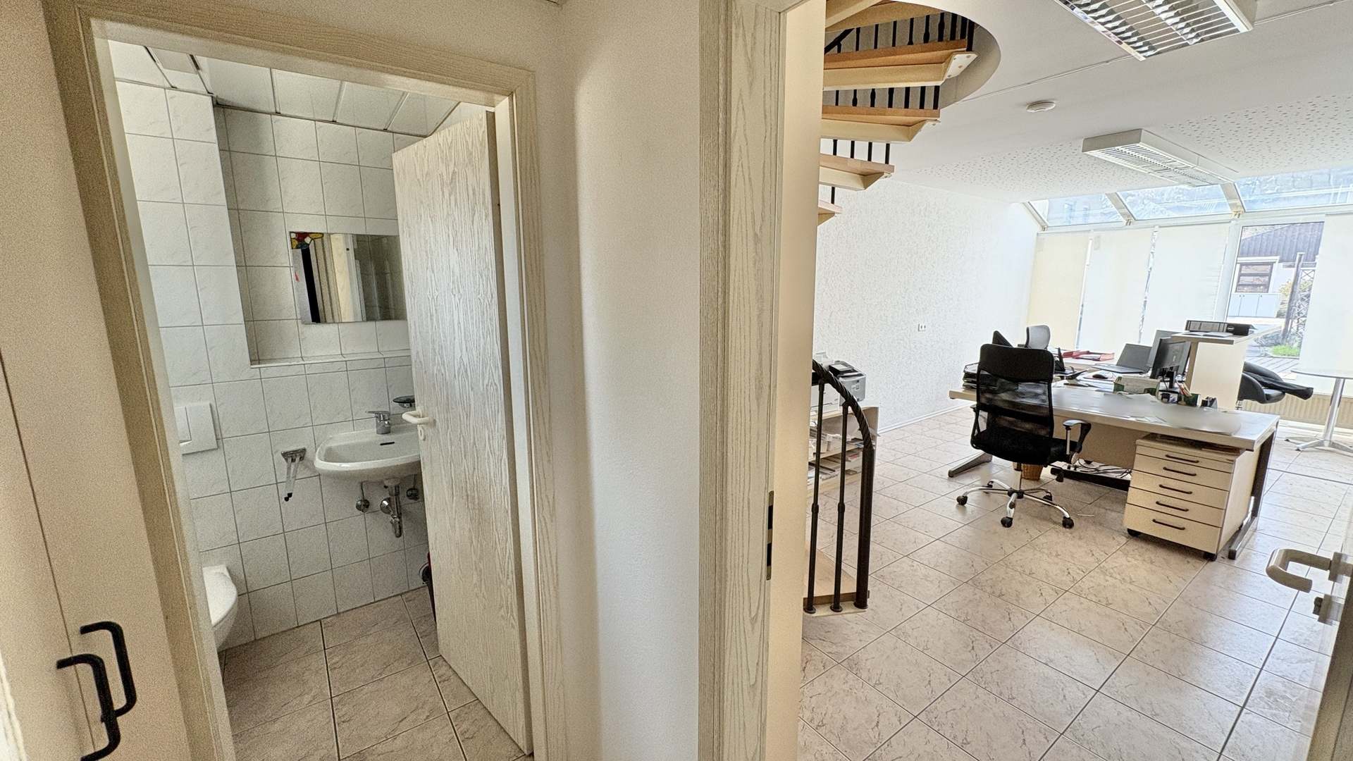 Büroeinheit EG mit WC