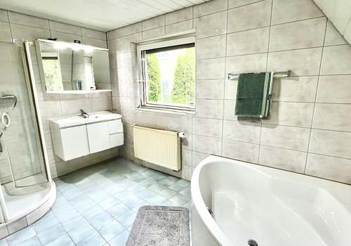 Badezimmer DG