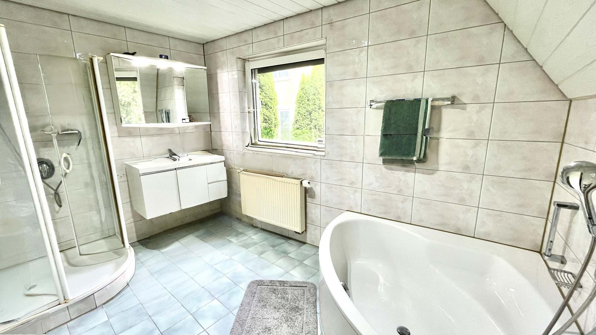 Badezimmer DG