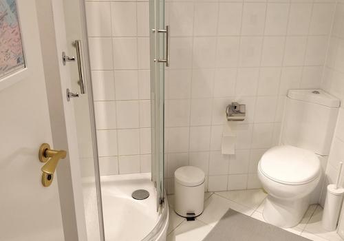 Duschbad (Einheit 8)
