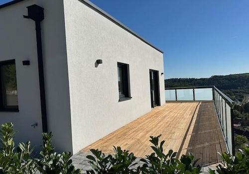 Terrasse von straße