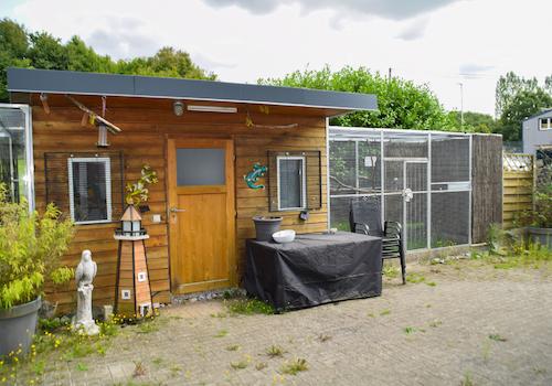 Gartenhaus mit Voliere