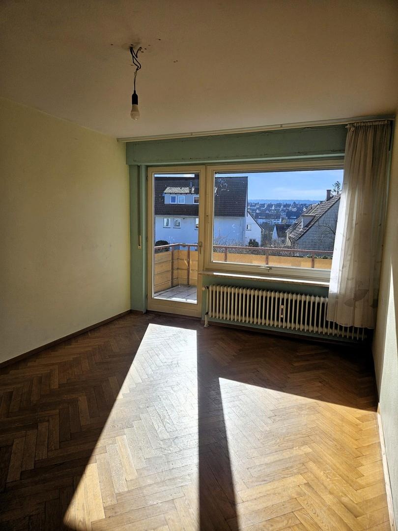 Zimmer und Balkon OG