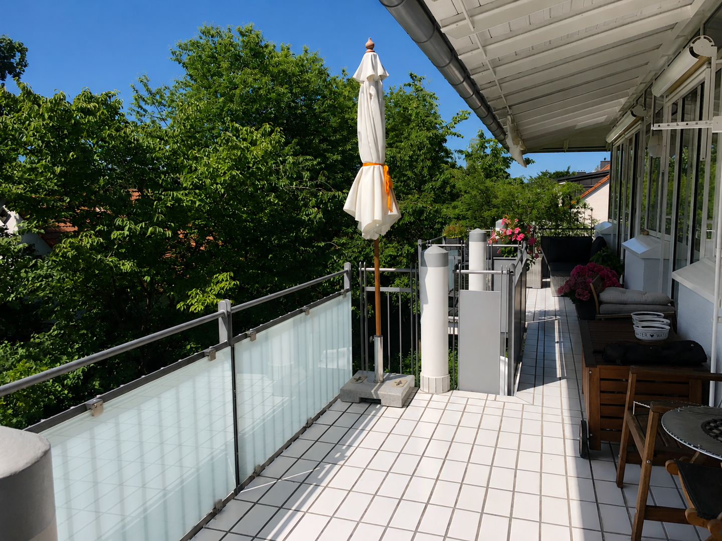 sonniger Balkon