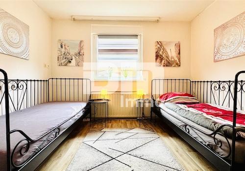 Haus 1 OG / DG Schlafzimmer 1 / Kind