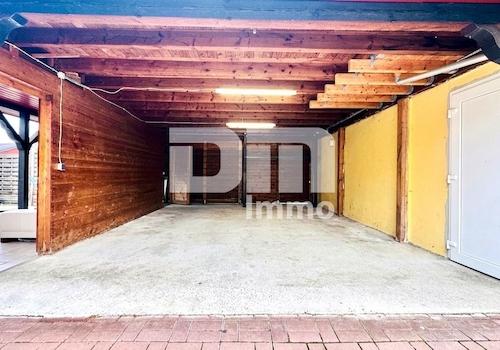 Großes Carport / Zugang KG / Garten