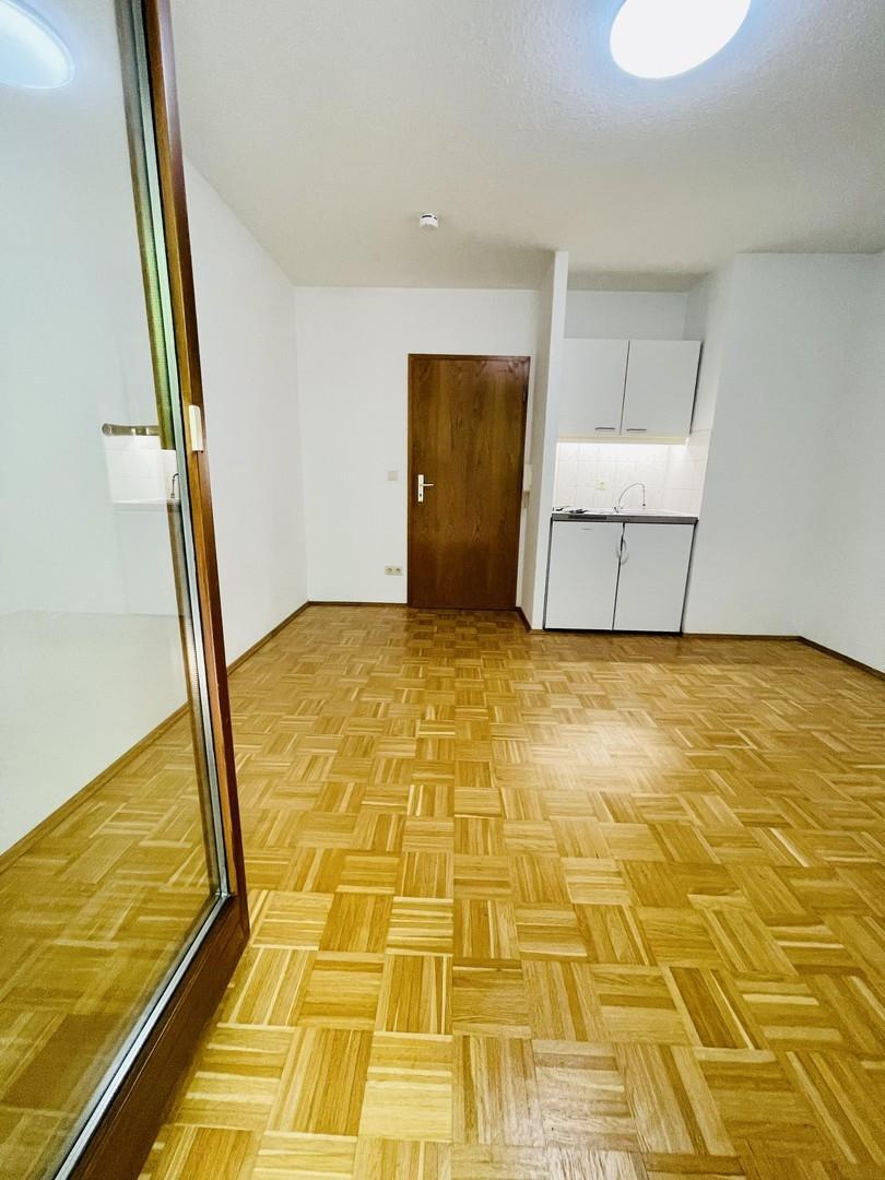 Zimmer mit Kochnische