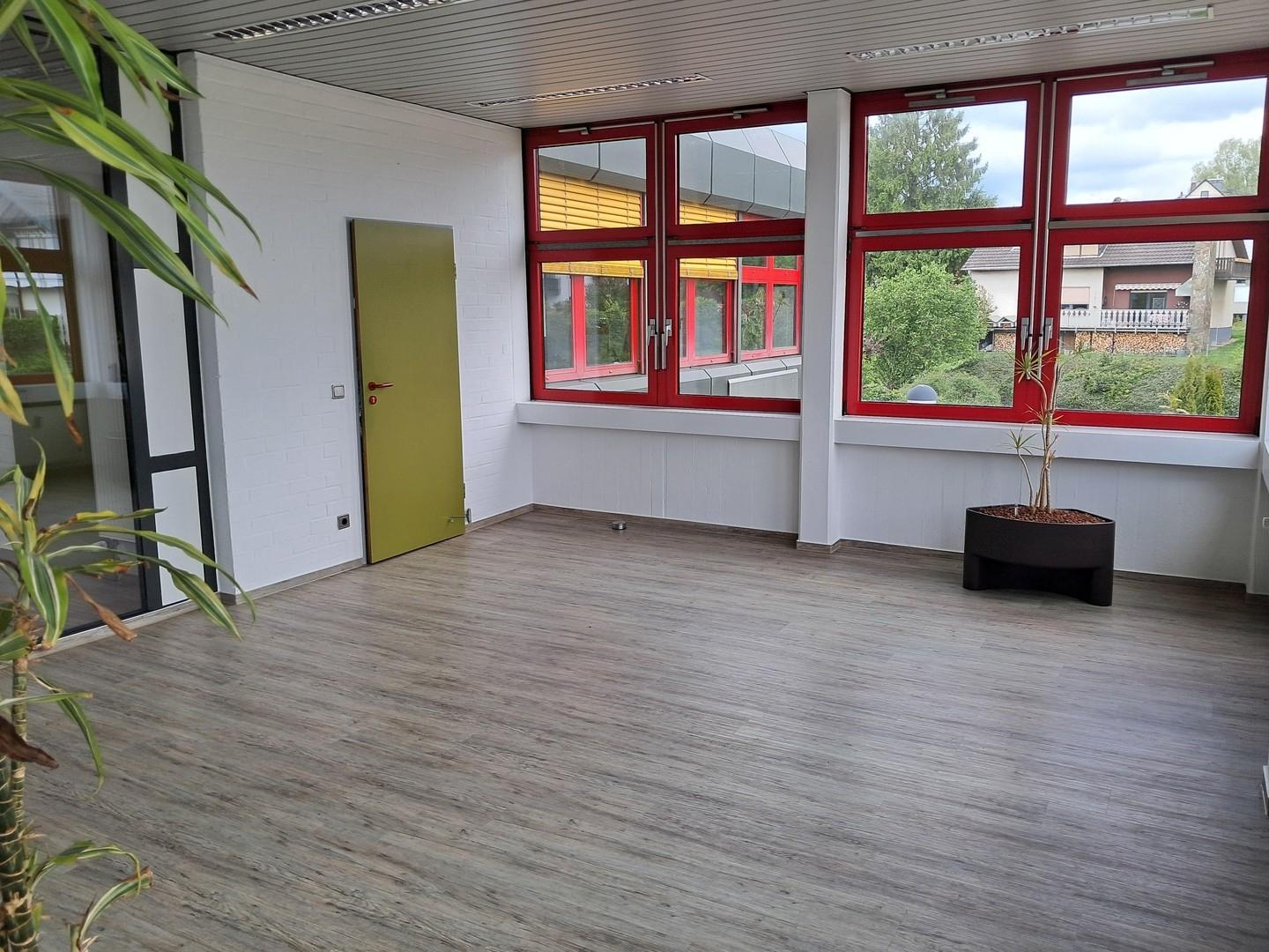 Büro Strassenseite 36