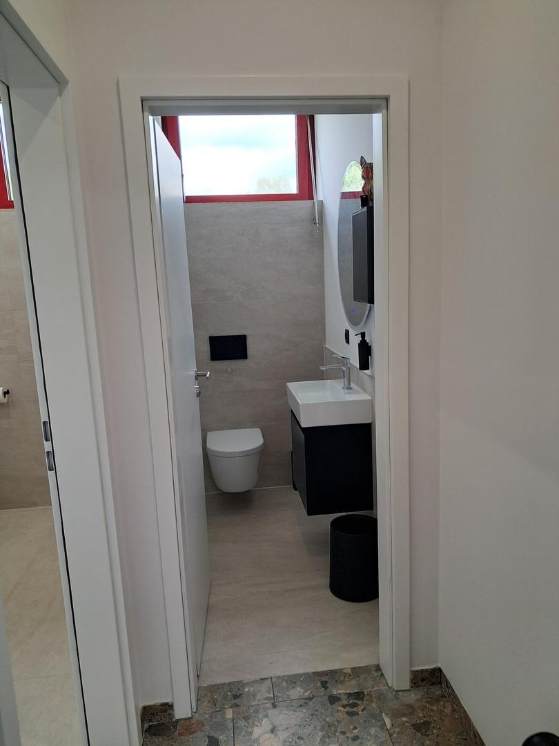WC Damen OG