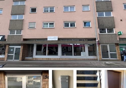 Fassade, Treppenhaus und Personenaufzug