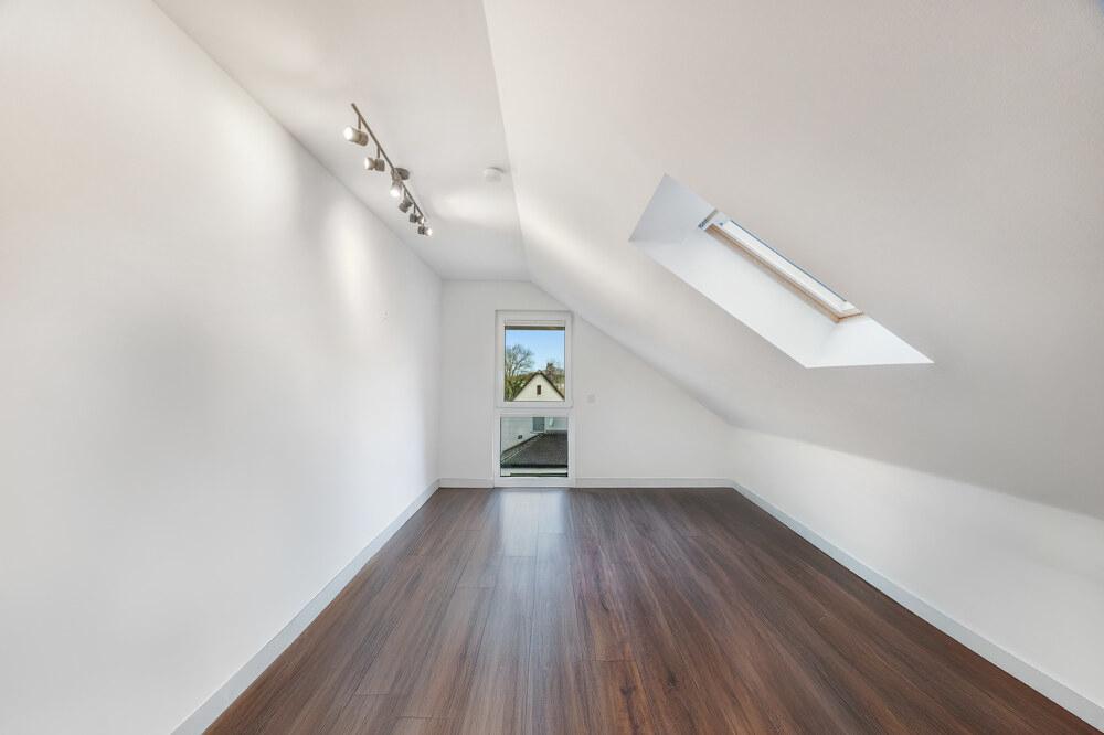 Kinder-/Arbeitszimmer