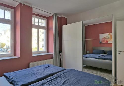 verspiegelter Kleiderschrank