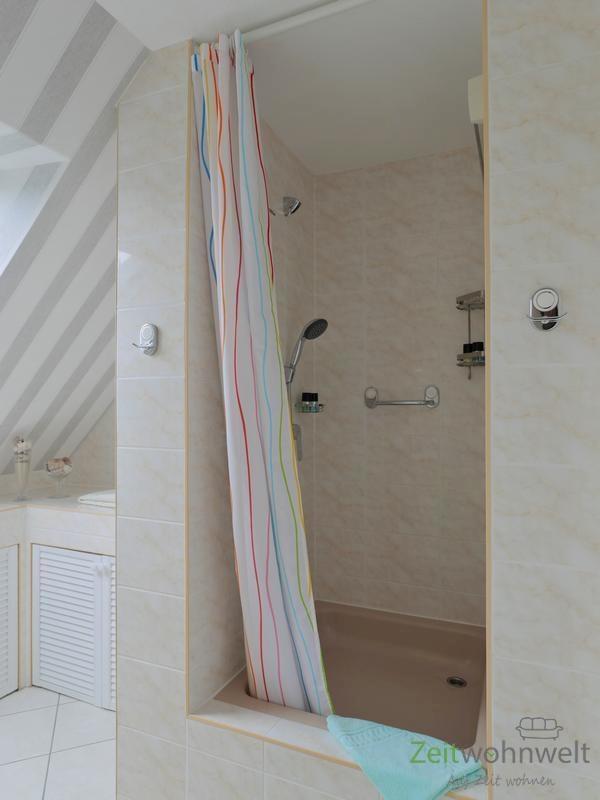 Dusche im Bad