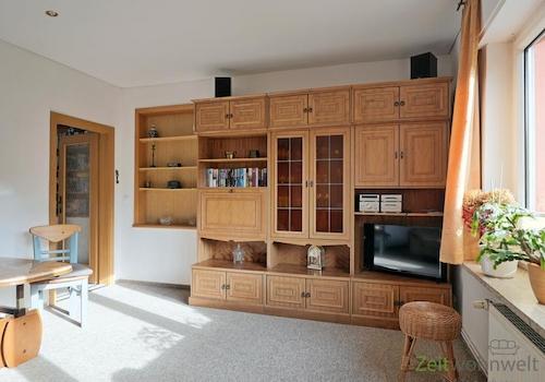 Schrankwand und TV