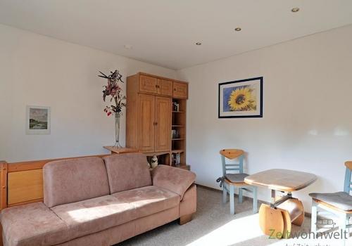 Sofa und Esstisch
