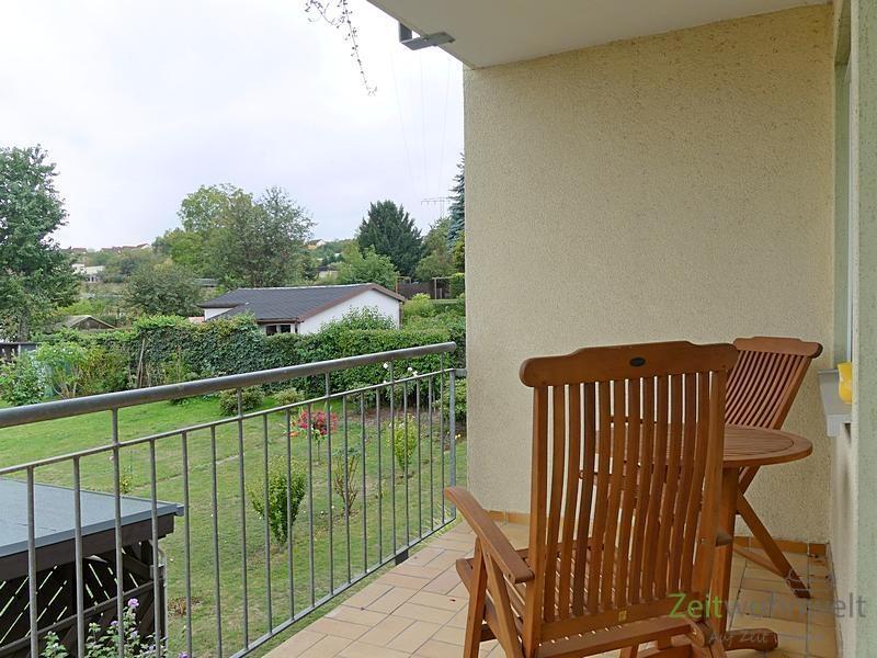 überdachter Balkon zum Garten