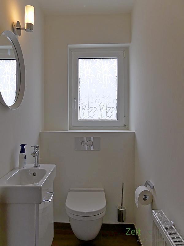 separates WC