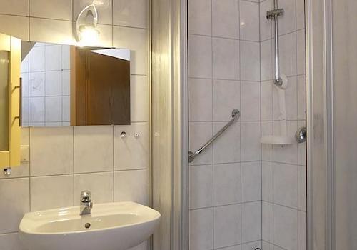 Dusche im Bad
