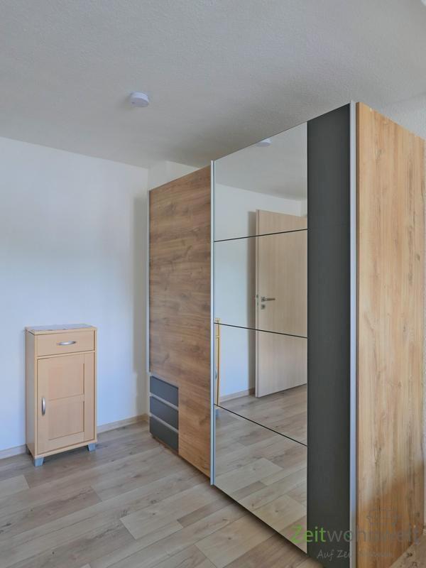 verspiegelter Kleiderschrank